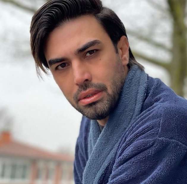 9 Potret Terbaru Mehdi Zati Mantan Suami Tata Janeeta, Konflik Rumah Tangganya Sempat Bikin Heboh!