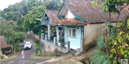 8 Potret Rumah Seleb di Jawa Barat, Semua Sederhana, Ada Gubuk Hingga Berdinding Bata!