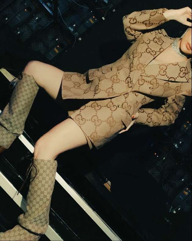 6 Potret Bunga Citra Lestari Pakai OOTD Serba Gucci, Harga Kacamatanya Bisa Beli Motor!