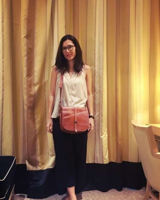 8 Potret Sarah Diorita Istri Eross Sheila On 7 yang Jarang Tersorot, Ternyata Keturunan Prancis!