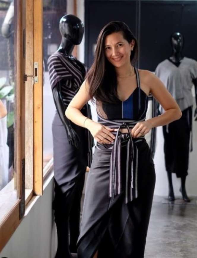 8 Potret Sarah Diorita Istri Eross Sheila On 7 yang Jarang Tersorot, Ternyata Keturunan Prancis!