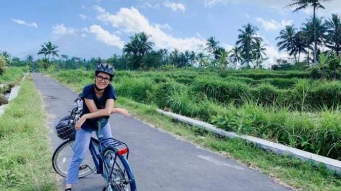 8 Potret Sarah Diorita Istri Eross Sheila On 7 yang Jarang Tersorot, Ternyata Keturunan Prancis!