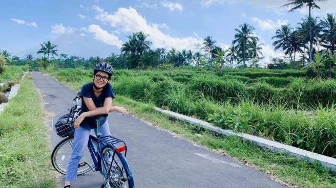8 Potret Sarah Diorita Istri Eross Sheila On 7 yang Jarang Tersorot, Ternyata Keturunan Prancis!