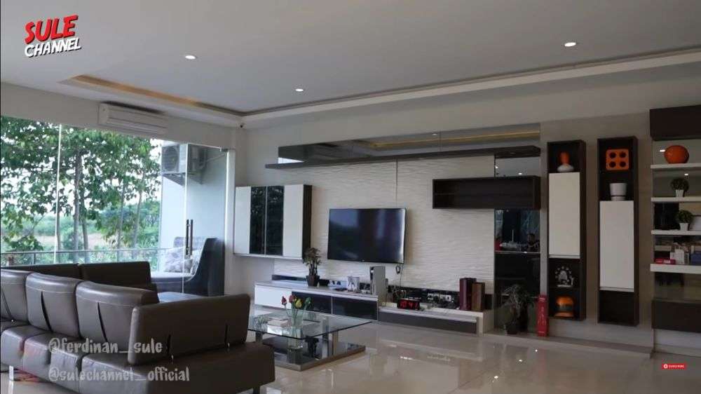 10 Potret Mewahnya Rumah Baru Doni Salmanan, Kini Jadi Tersangka, Terancam Disita?