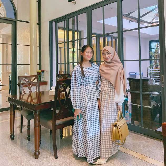 Jarang Tersorot, Cantiknya Cathleen Adik Larissa Chou, Intip 7 Potretnya!