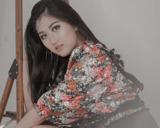 Jarang Tersorot, Cantiknya Cathleen Adik Larissa Chou, Intip 7 Potretnya!
