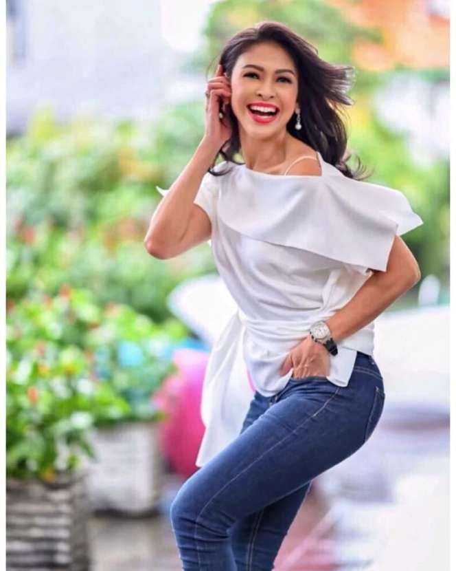 7 Potret Terbaru Indira Sudiro Puteri Indonesia Pertama, Penampilannya Bikin Takjub!