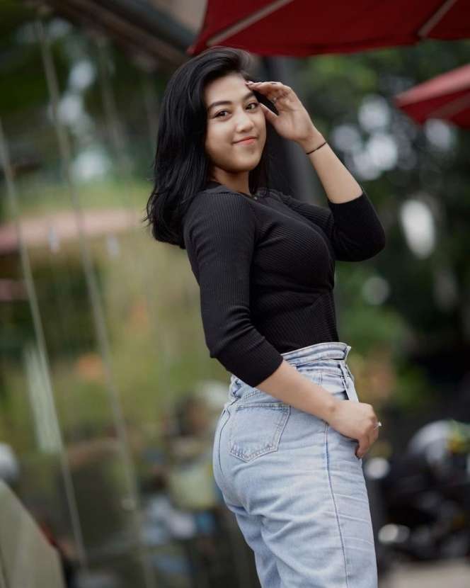 8 Potret Gigi Ruwanita Mantan Istri Doni Salmanan yang Ikut Tersorot, Parasnya Bikin Salfok!