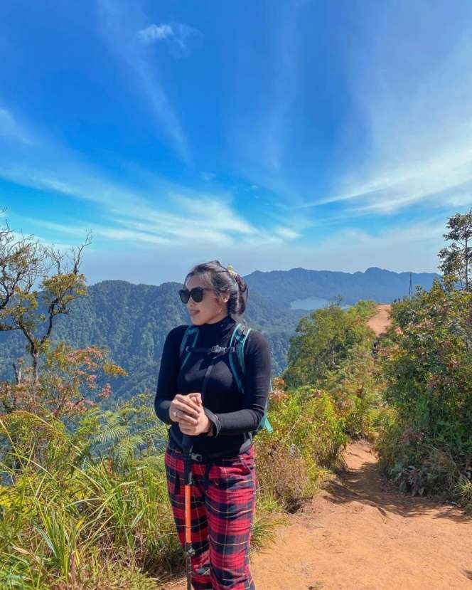 8 Potret Gigi Ruwanita Mantan Istri Doni Salmanan yang Ikut Tersorot, Parasnya Bikin Salfok!
