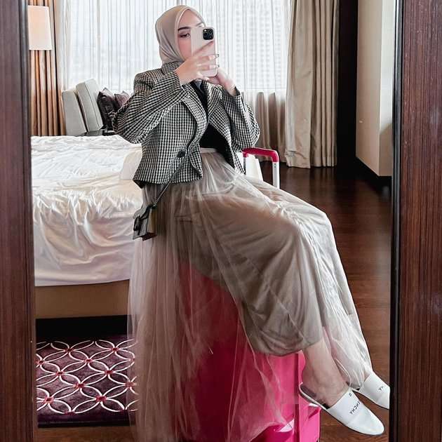 Sederet Koleksi Barang Branded Dinan Nurfajrina Istri Doni Salmanan, Mewah Banget!