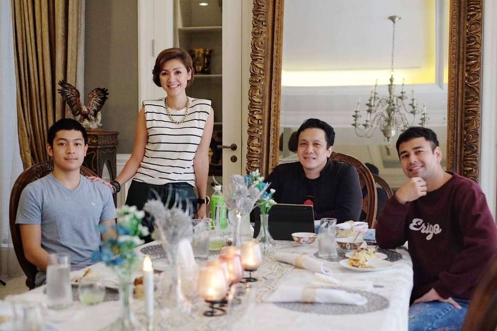 10 Potret Rumah Mewah Diaz Hendropriyono, Youtuber & Staf Khusus Presiden yang ‘Sultan’ Abis!