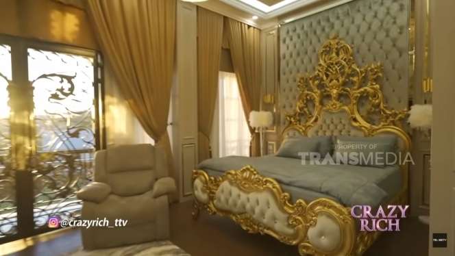 10 Potret Rumah Mewah Shella Saukia ‘Crazy Rich Aceh’ yang Viral, Istana di Tengah Kampung!