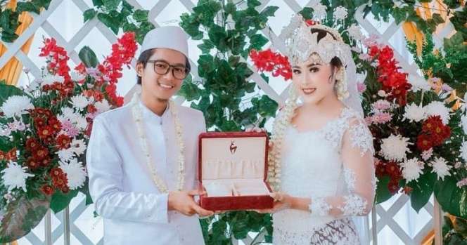 10 Beda Gaya Nikah Doni Salmanan Pertama Vs Kedua, Dulu Sederhana Kini Mewah Banget!