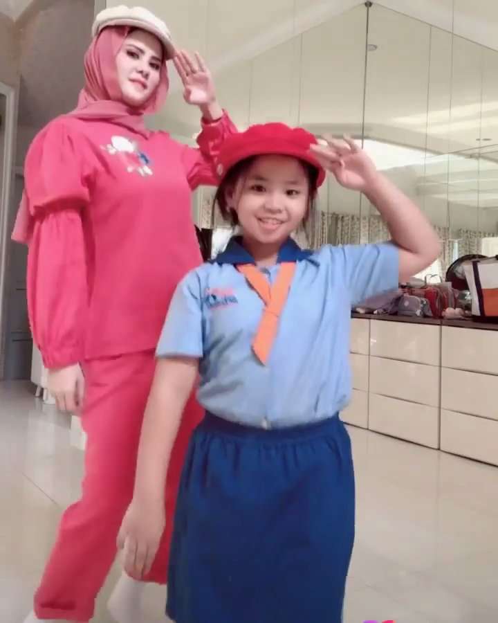 7 Potret Hawra Anak Angel Lelga dan Anwar Hafidz, Gaya Fashionnya Curi Perhatian!