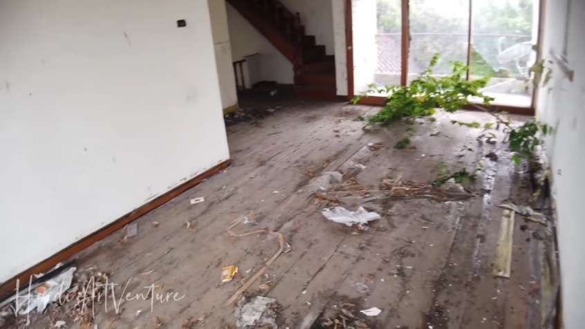 10 Potret Rumah Mendiang Alda Risma yang 15 Tahun Terbengkalai, Penuh Barang Mewah!