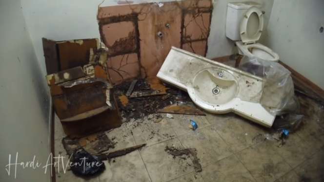 10 Potret Rumah Mendiang Alda Risma yang 15 Tahun Terbengkalai, Penuh Barang Mewah!