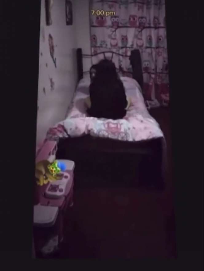 8 Potret Penampakan Anak Kecil Berwajah Seram yang Viral, Hilang Saat Didekati