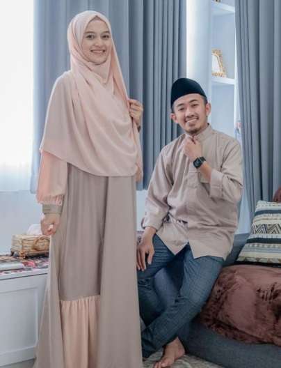 5 Potret Jihan Salsabila Istri Ustaz Syam Hamil Anak Pertama, Pesonanya Bikin Takjub!
