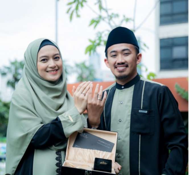 5 Potret Jihan Salsabila Istri Ustaz Syam Hamil Anak Pertama, Pesonanya Bikin Takjub!