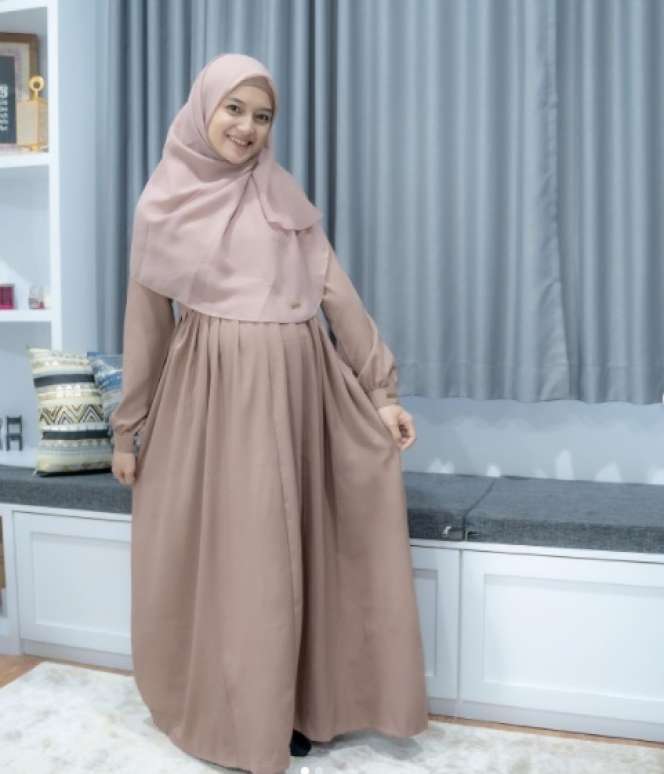 5 Potret Jihan Salsabila Istri Ustaz Syam Hamil Anak Pertama, Pesonanya Bikin Takjub!