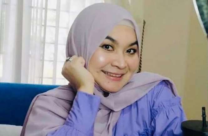 8 Potret Kondisi Hidup Pelawak Ulfa Dwiyanti yang Tak Pernah Tersorot, Tidak Sebahagia di TV
