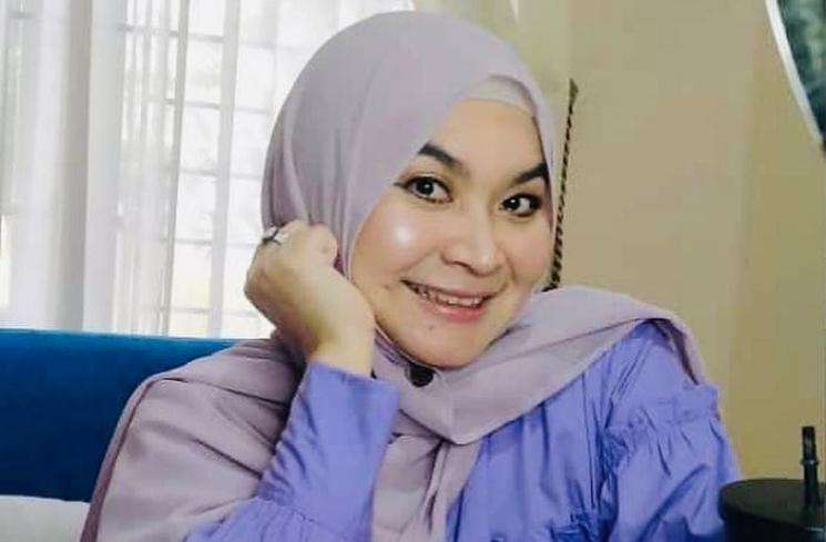 8 Potret Kondisi Hidup Pelawak Ulfa Dwiyanti yang Tak Pernah Tersorot, Tidak Sebahagia di TV