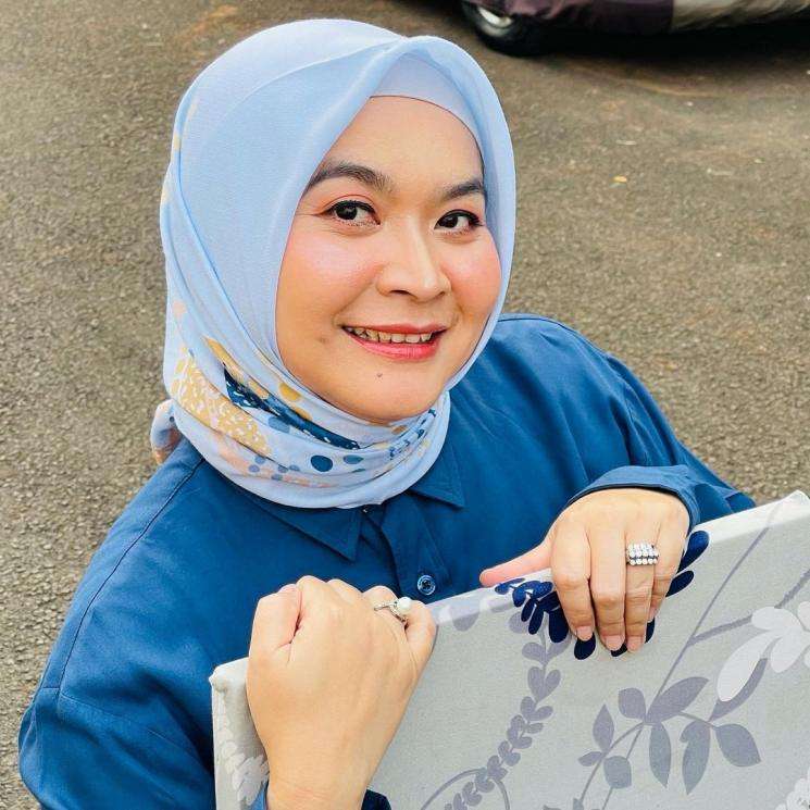 8 Potret Kondisi Hidup Pelawak Ulfa Dwiyanti yang Tak Pernah Tersorot, Tidak Sebahagia di TV