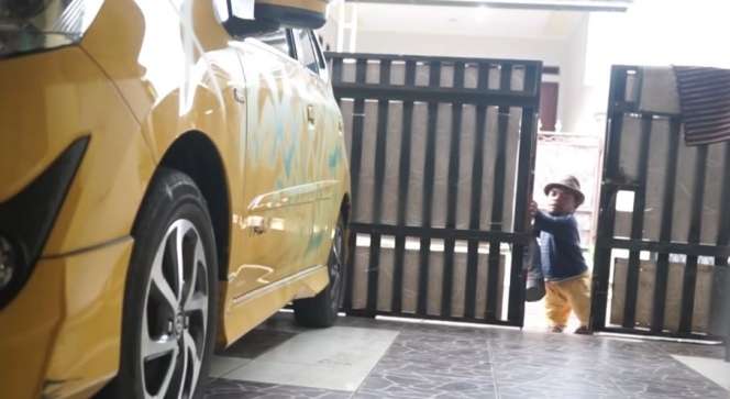 10 Potret Rumah Ucok Baba Sebelum Vs Sesudah Terkenal, Dulu Gubuk Berdinding Kayu Kini Mewah