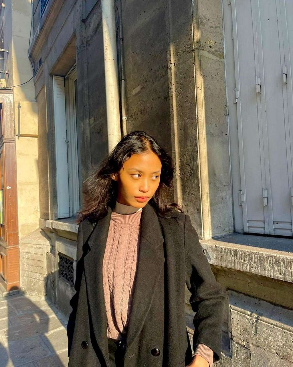 10 Potret Nafa Salvana Model Karawang yang Viral, Dari Warung Pecel Lele ke Milan Fashion Week