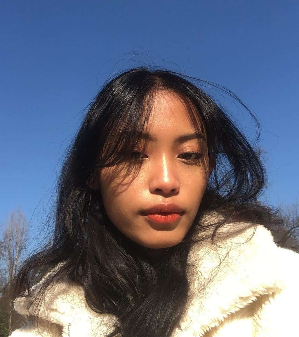 10 Potret Nafa Salvana Model Karawang yang Viral, Dari Warung Pecel Lele ke Milan Fashion Week