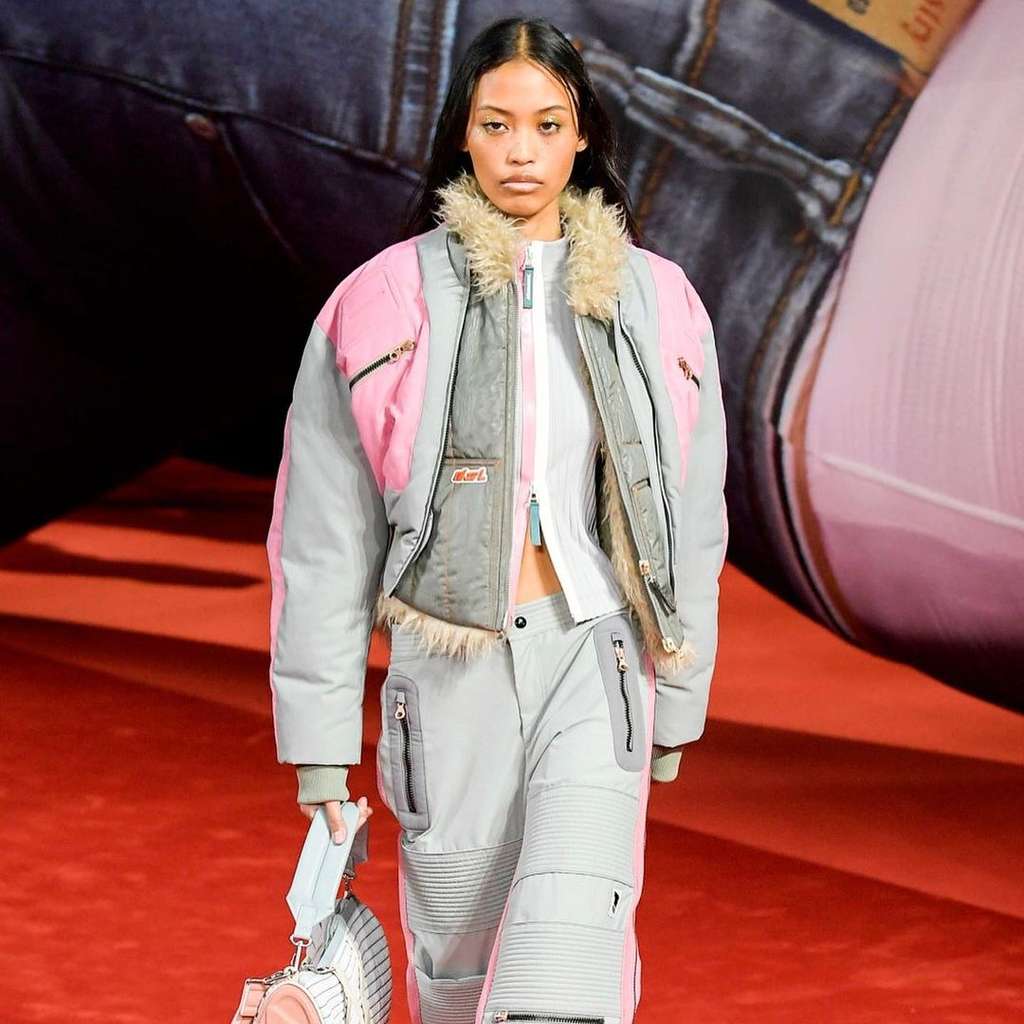 10 Potret Nafa Salvana Model Karawang yang Viral, Dari Warung Pecel Lele ke Milan Fashion Week