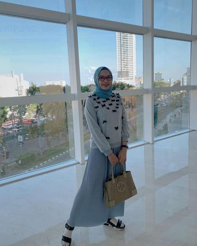 7 Potret Ghea Mantan Istri Ifan Seventeen yang Jarang Tersorot, Dokter yang Punya Banyak Bisnis!