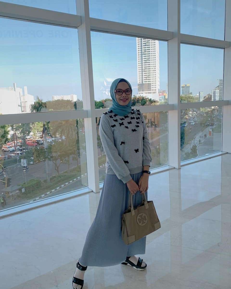 7 Potret Ghea Mantan Istri Ifan Seventeen yang Jarang Tersorot, Dokter yang Punya Banyak Bisnis!