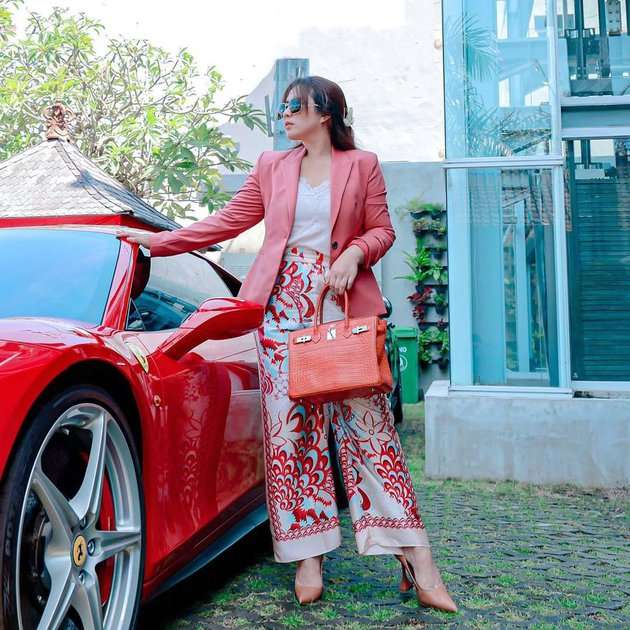 10 Potret Maharani Kemala yang Kerap Dihujat Punya Badan Berisi, Pilih Cuek dan Tetap Modis!