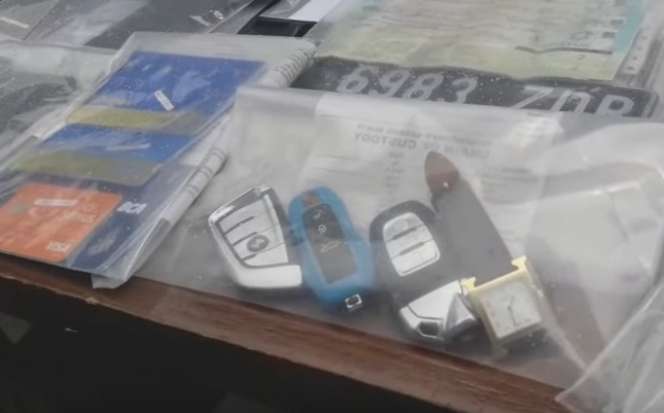 Penampakan Baju, Sepatu dan Tas Mewah sampai Gepokan Uang Doni Salmanan