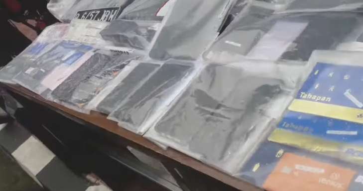 Penampakan Baju, Sepatu dan Tas Mewah sampai Gepokan Uang Doni Salmanan