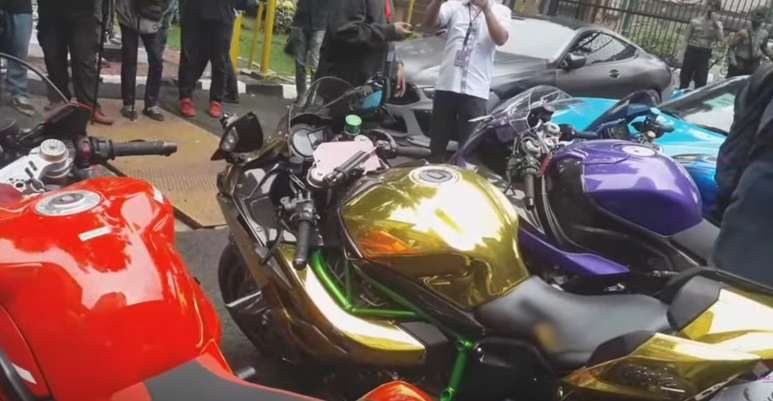 Penampakan Baju, Sepatu dan Tas Mewah sampai Gepokan Uang Doni Salmanan