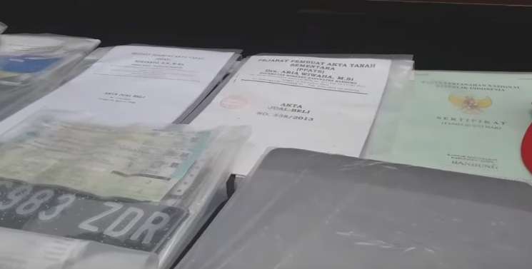 Penampakan Baju, Sepatu dan Tas Mewah sampai Gepokan Uang Doni Salmanan