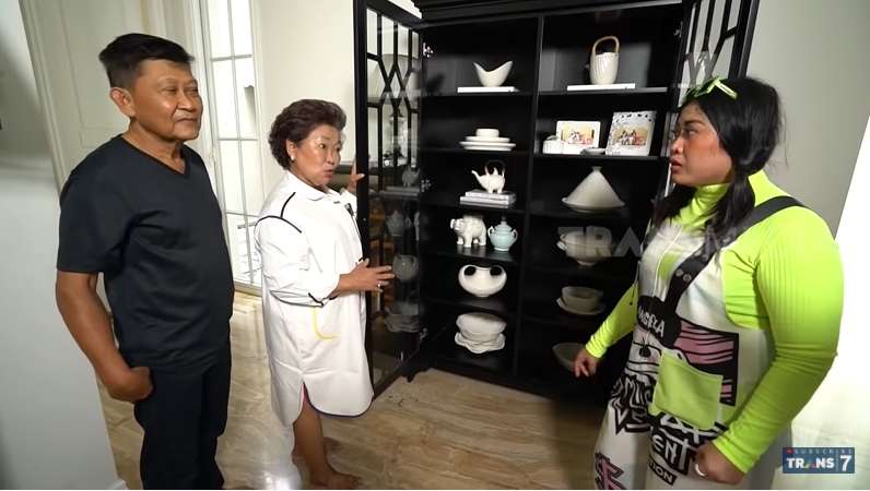 10 Potret Rumah Bu Rudy 'Juragan Sambal Surabaya', The Real Sultan, Mewah Banget!