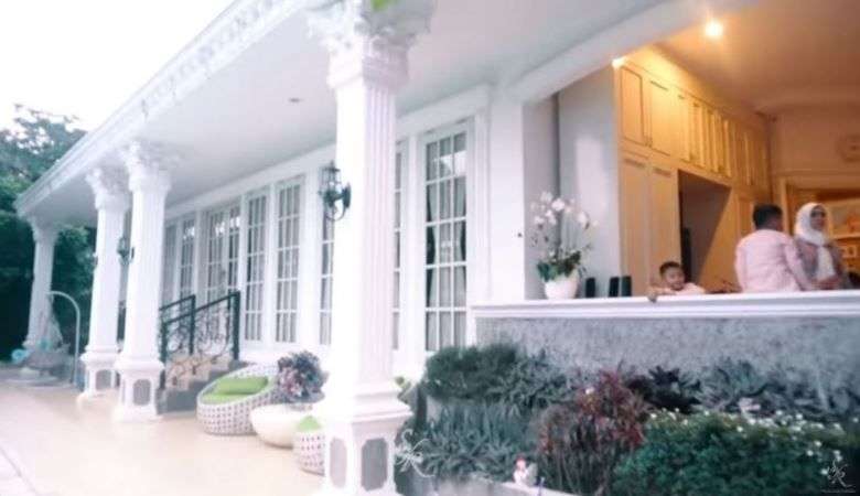 10 Potret Rumah Syahrini di Bogor, The Real Princess Tinggal di Istana, Penuh Kemewahan!