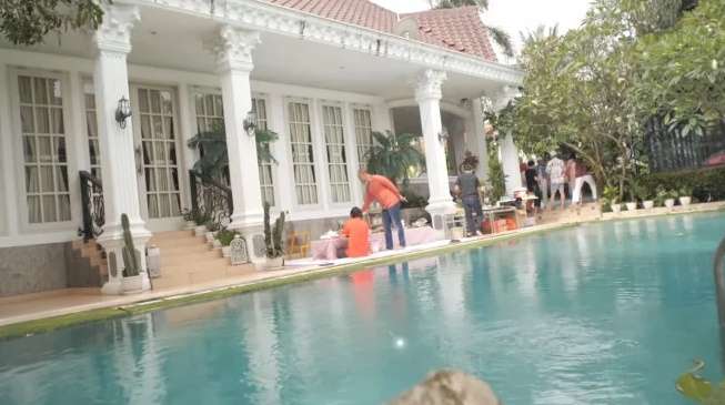 10 Potret Rumah Syahrini di Bogor, The Real Princess Tinggal di Istana, Penuh Kemewahan!