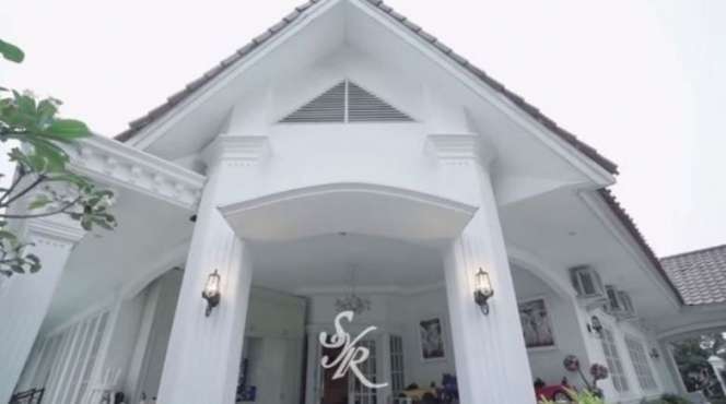 10 Potret Rumah Syahrini di Bogor, The Real Princess Tinggal di Istana, Penuh Kemewahan!