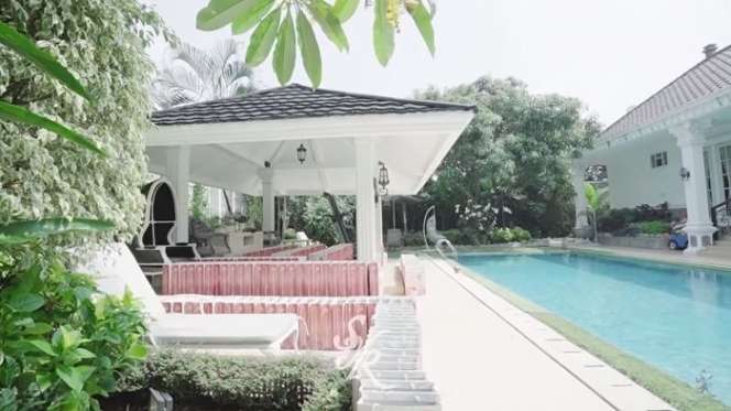 10 Potret Rumah Syahrini di Bogor, The Real Princess Tinggal di Istana, Penuh Kemewahan!