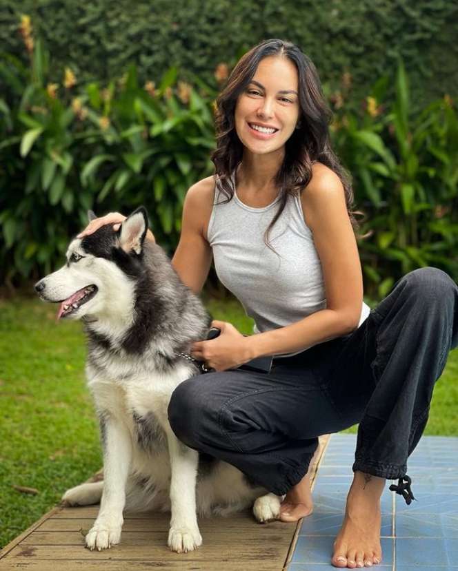 7 Potret Sophia Latjuba di Usia 52 Tahun, Body Langsingnya Curi Perhatian!