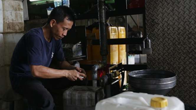 FOTO: Harga Aturan Baru Minyak Goreng Curah Resmi Diterapkan Pemerintah, Segini Harganya