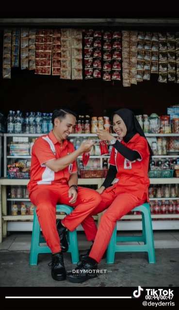 9 Potret Pasangan Prewedding di SPBU, Langsung Dikomen Erick Thohir!