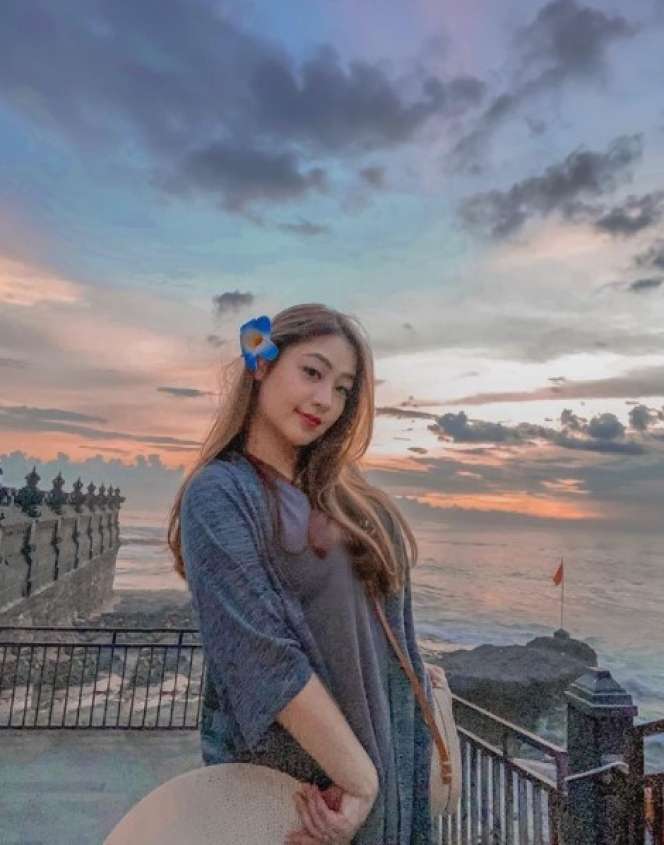 10 Potret Susyen Regina, Mantan Tunangan Indra Kenz yang Temani dari Nol, Cantik Banget!