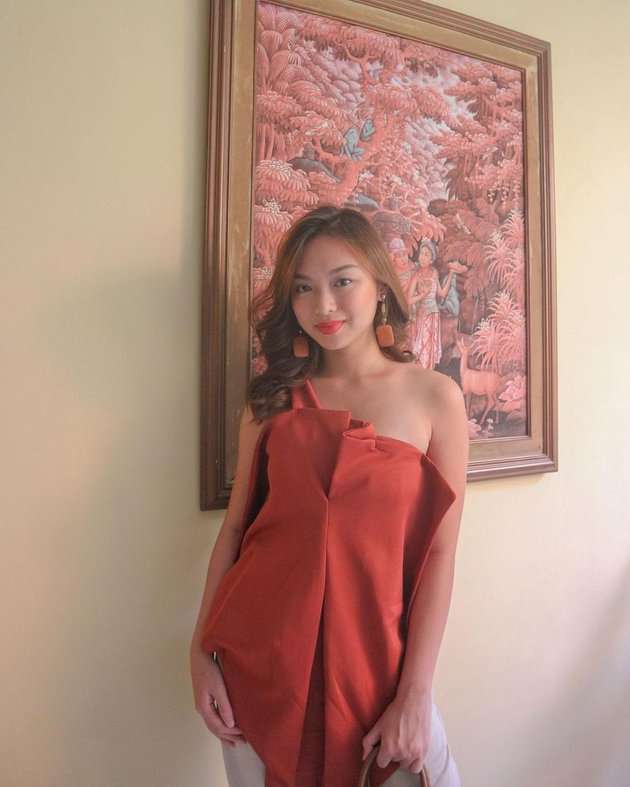 8 Potret Nabila Rahman Anak Betharia Sonata dan Willy Dozan, Kini Jadi Influencer Cantik!