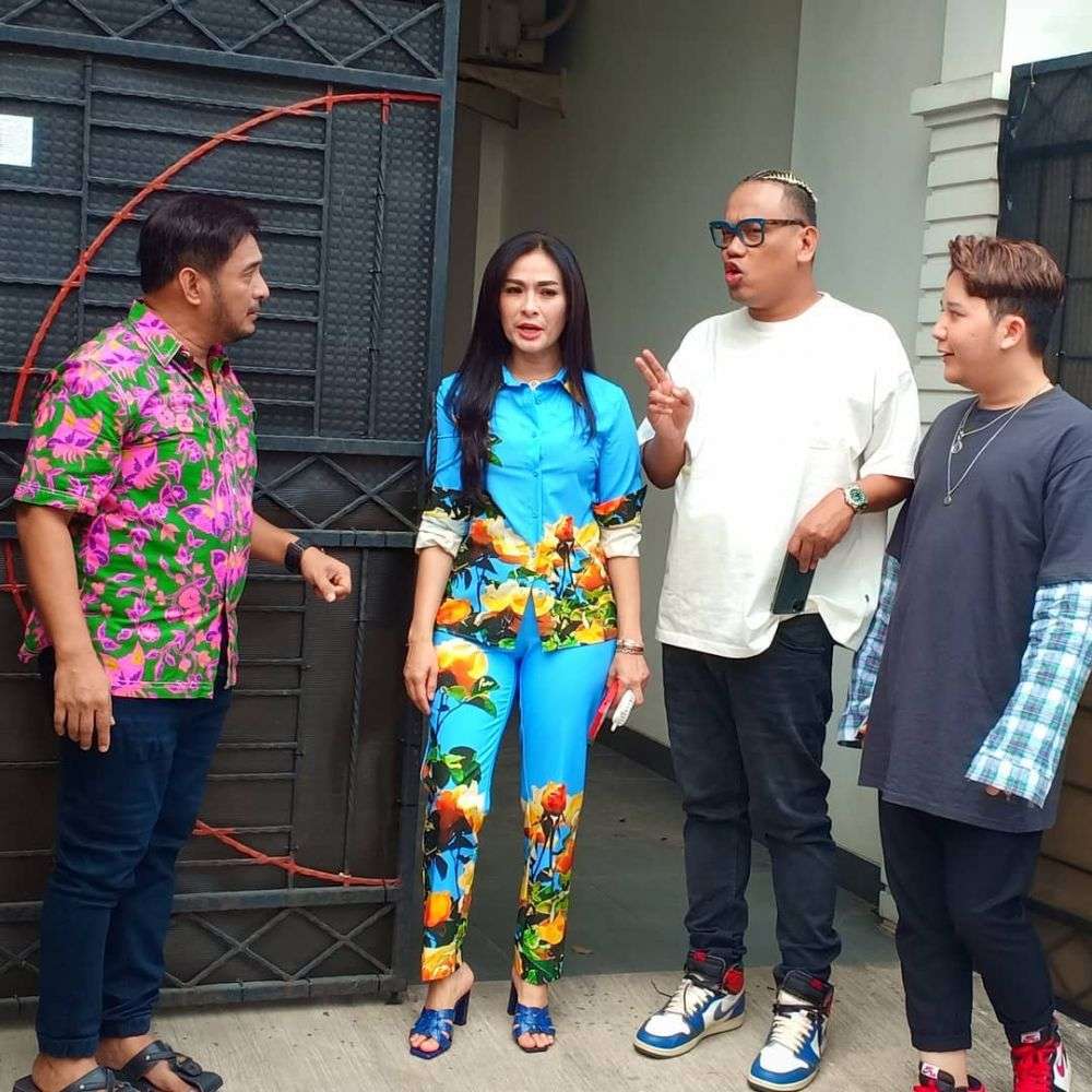 10 Potret Rumah Jeremy Teti Bernuansa Serba Merah, Mewah Tapi Ngeri, Jadi Sarang Hantu!