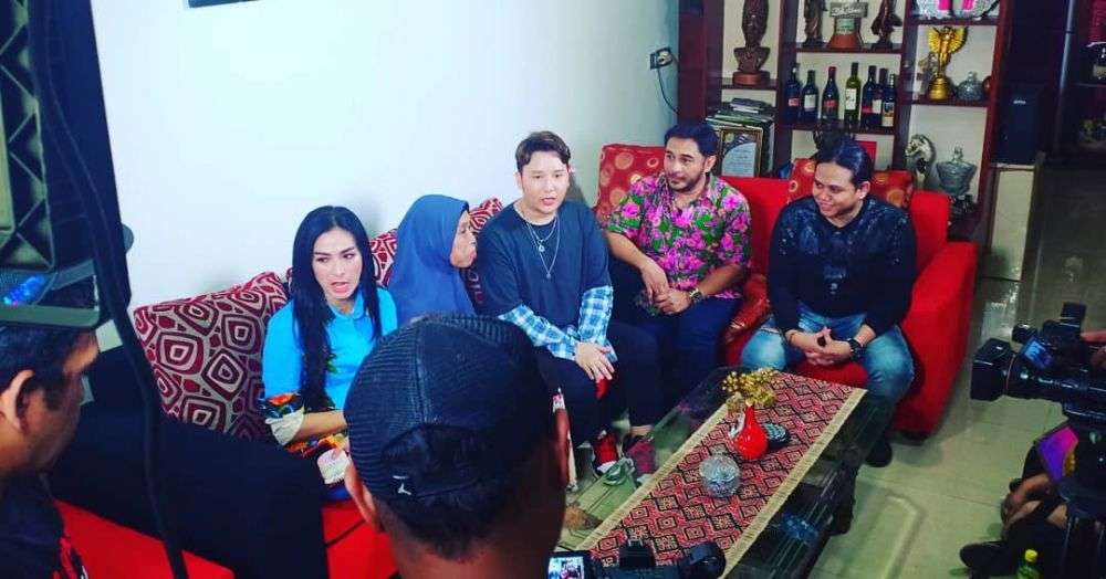 10 Potret Rumah Jeremy Teti Bernuansa Serba Merah, Mewah Tapi Ngeri, Jadi Sarang Hantu!